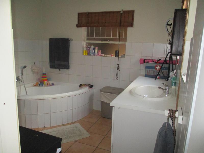 3 Bedroom Property for Sale in Langenhovenpark Free State